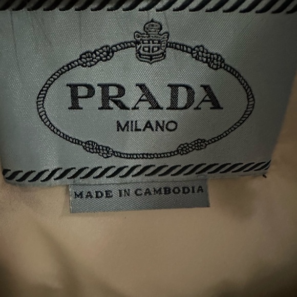 RARE] PRADA POM POM 29X275 DOWN FOX FUR BELTED JACKET  40/6 belt not included - Picture 8 of 11